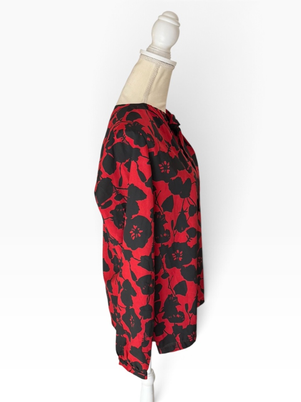 Pendleton Women's Floral Tie Neck Blouse Size 10 Red Black Long Sleeve Top - Picture 3 of 13